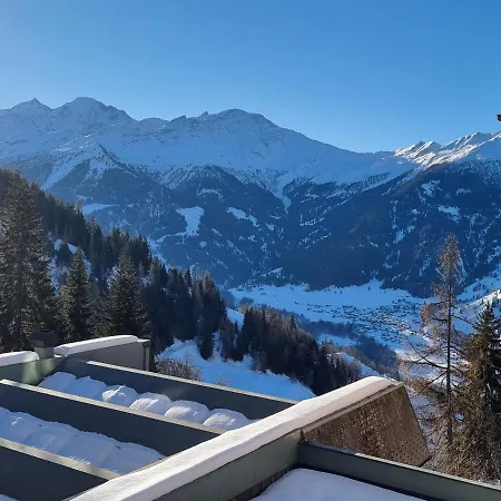 Loverbier With Pool, Location! Daire