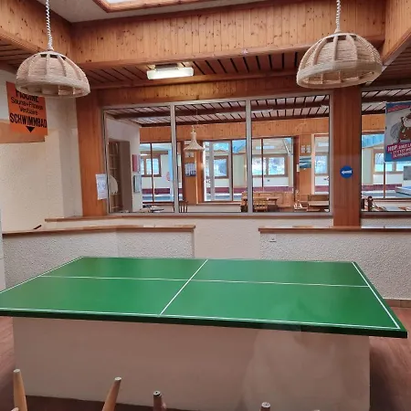 Loverbier With Pool In Building, Steps To Place アパート