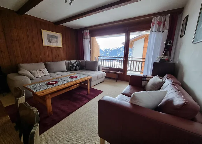 Newly Renovated Loverbier Steps From Place Appartamento Verbier