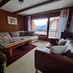 Newly Renovated Loverbier Steps From Place Apartmán Verbier