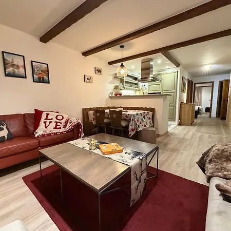 Newly Renovated Loverbier Steps From Place *